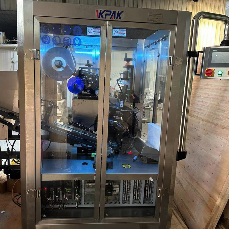 Automaatne plastist pehmete torude märgistamismasin torude etteandesüsteemiga