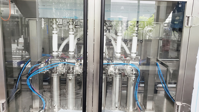 6 peaga suur anum 5L vedeliku täitekork kahepoolne