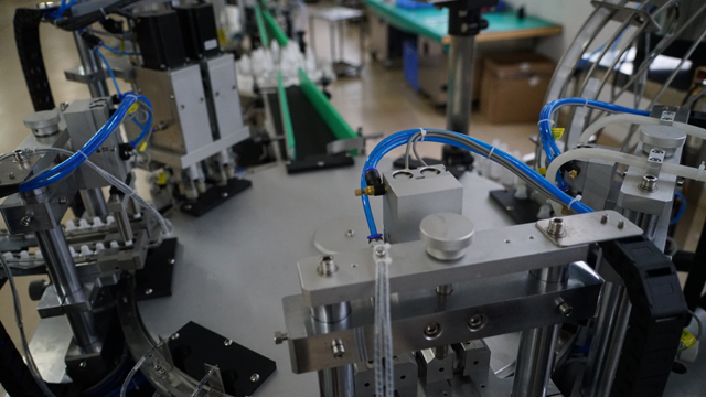 pöörlev täiteava kork.jpg