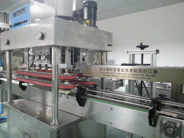 capping machine automatic high speed suure kiirusega korkimismasinad.jpg