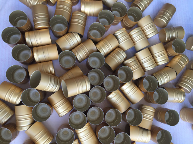 caps samples sent from usa customer for capping machine alumiiniumkorgid.jpg