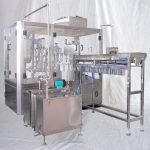 Automaatsed tilaga püstised kotid Sojapiima mahla täitmise korgimasin