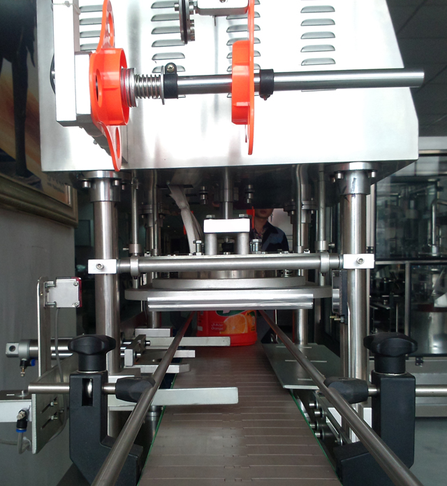conveyor belt for jars sealing machine rull filmi laadimiseks.jpg