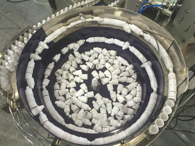 vibraator e vedeliku täitmiseks.jpg