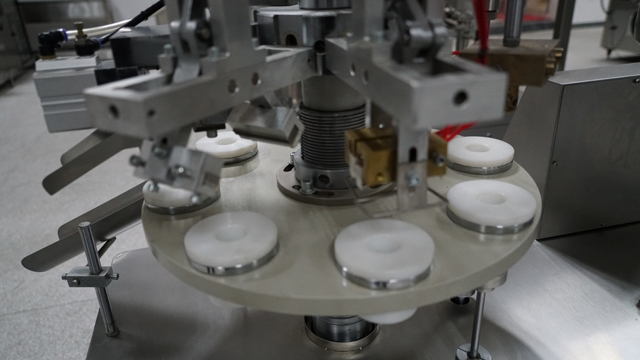 poolautomaatne torutäite tihendaja line.jpg