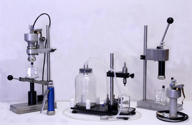 klaaspudelite pressimismasinad.jpg