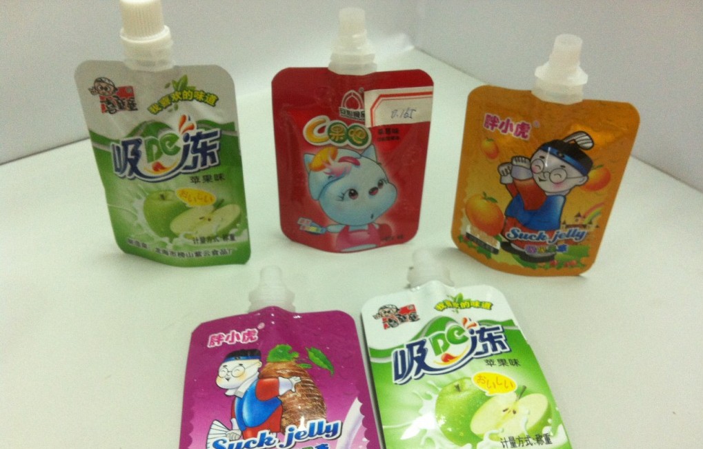 ühepealised tilaga kotid punkriga .jpg