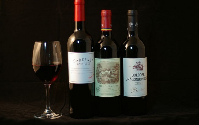 bottles glass for red wine pudel klaasi vein.jpg