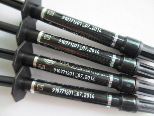 labeling printer machine for syringes süstla märgistamise trükkimine.jpg