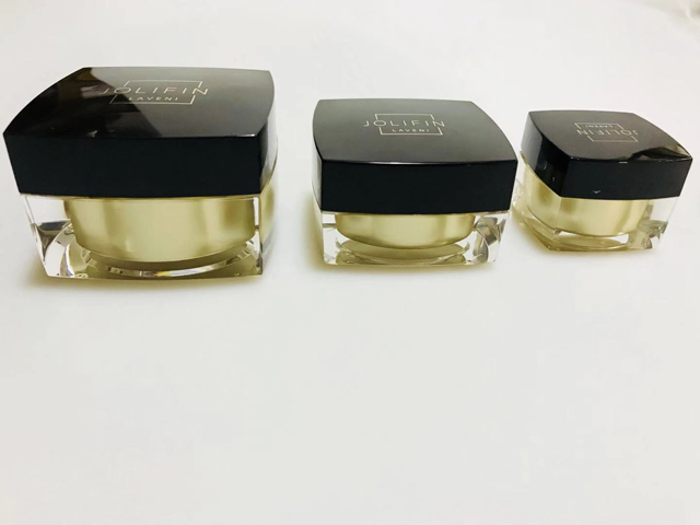 ruudukujulised mustad purgid korgi sulgemiseks