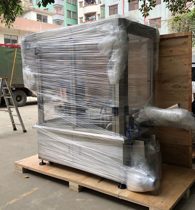 koorepurkide korkimismasin puidust karbis